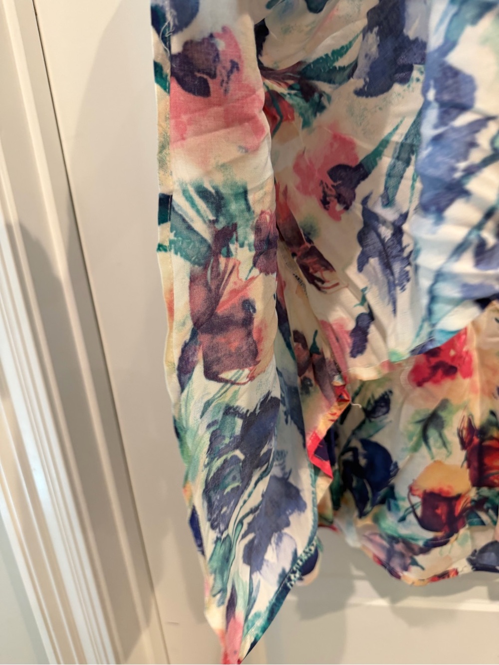 Andree by Unit Floral V-Neck Top Size Large - Picture 5 of 16